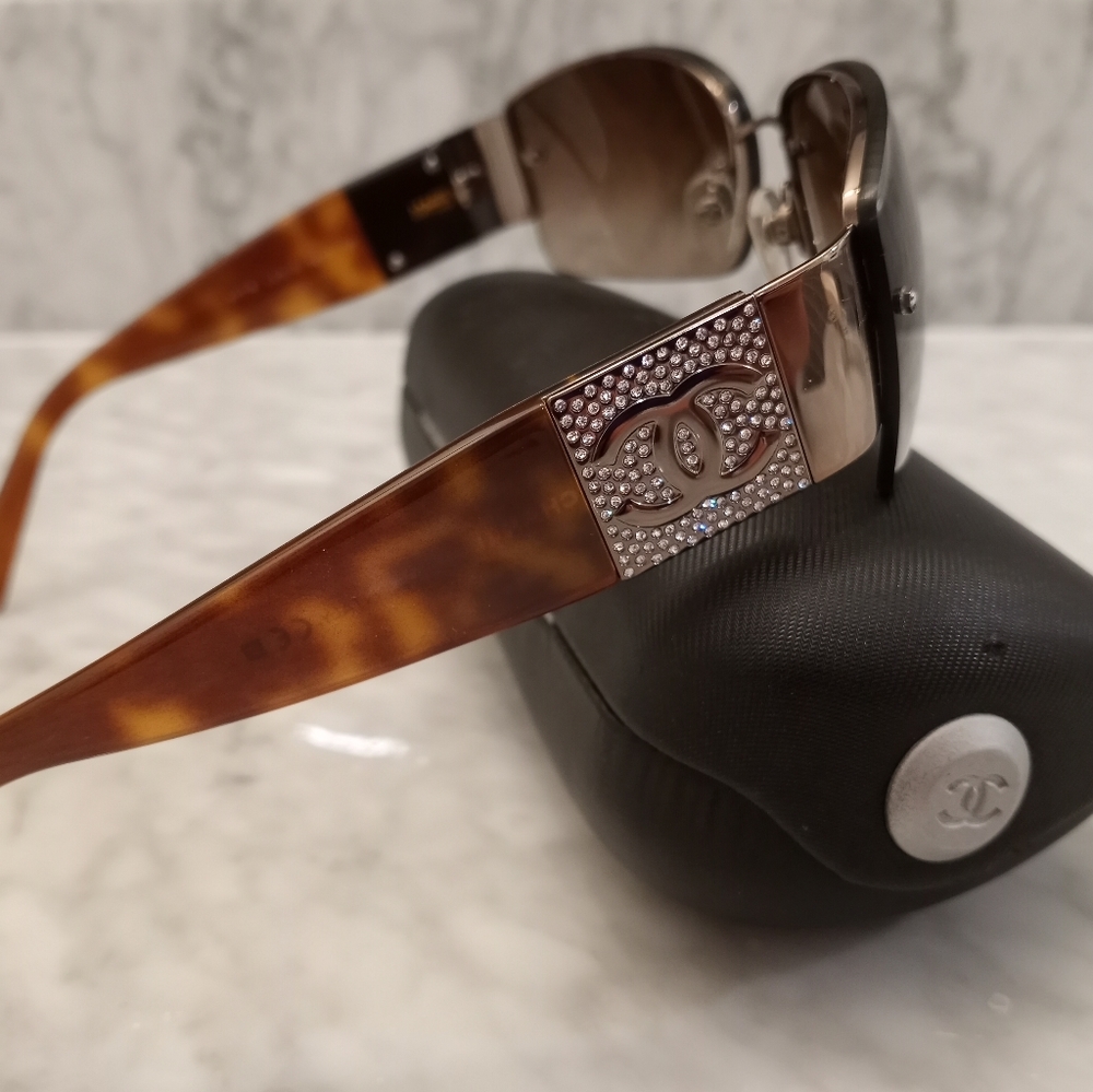 Authentic Chanel Sunglasses 🕶